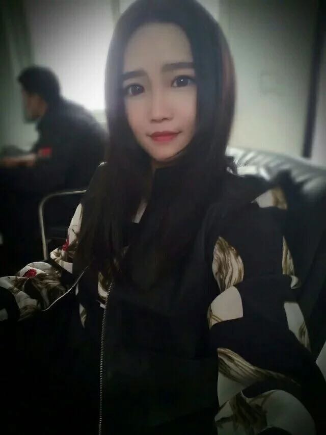 可爱女主播热舞人气爆棚