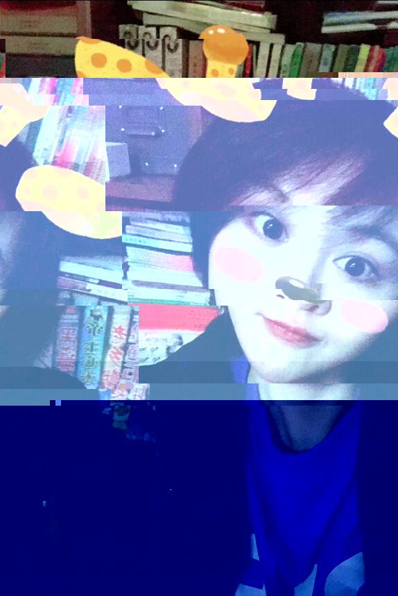 美女秀场甜美可爱 俏皮美女郑爽甜美自拍1