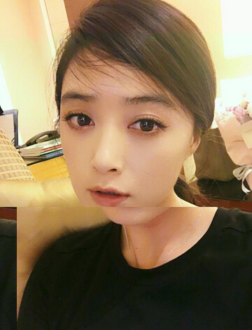 乐嗨秀场美女蒋欣 超萌表情撞脸羊驼1
