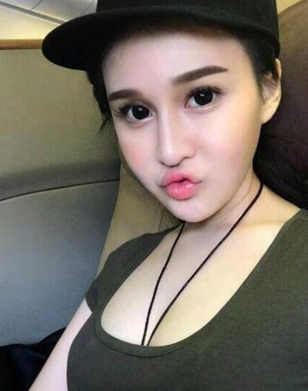 美女秀场网红球球与Gai合影2