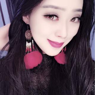 美女直播吃酸辣粉，你流口水了吗?1