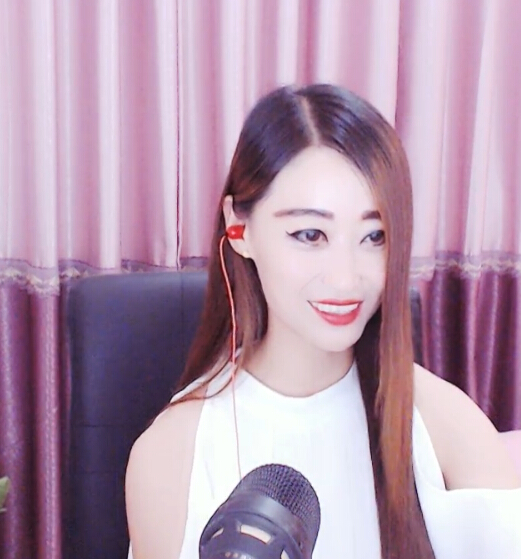 美女热舞直播吊绳舞2