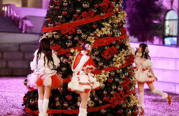SNH48新曲《新年这一刻》MV 圣诞装扮劲歌热舞2