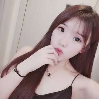 美女主播一字肩衣服惹的祸1