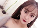 秀场颜值美女主播直播间