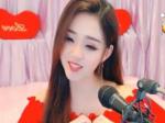 美女主播乐嗨二双不想孤零零一个人