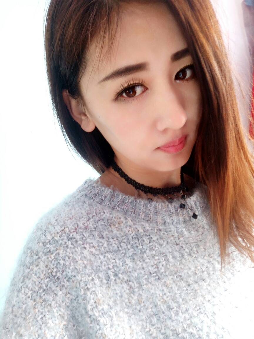 美女主播恶搞坐人腿上了3