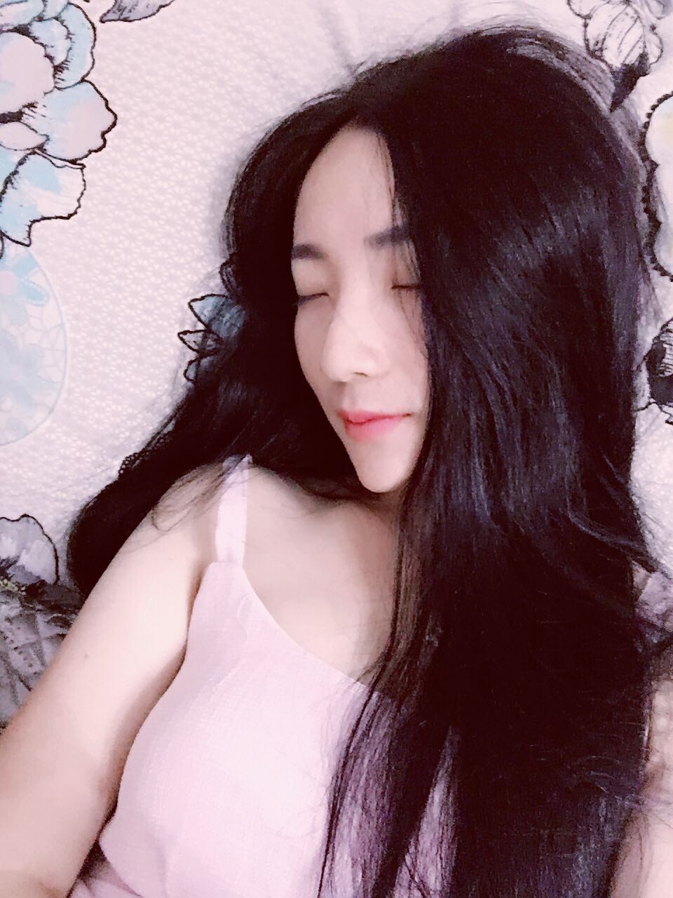 努力微笑任性美女主播鱼孤单3