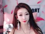 秀场美女主播 玩游戏总是输受到这惩罚...