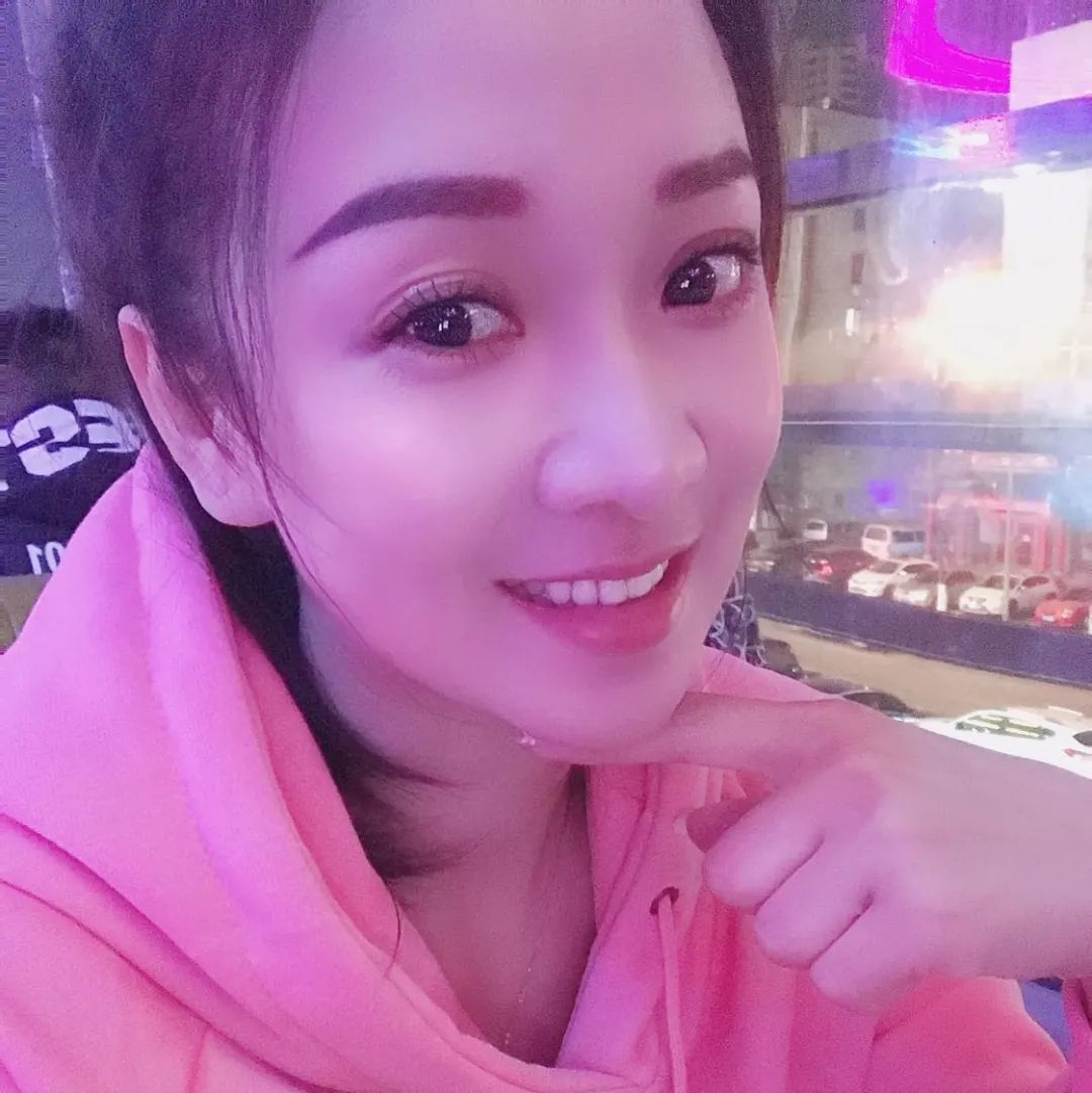 快乐的美女