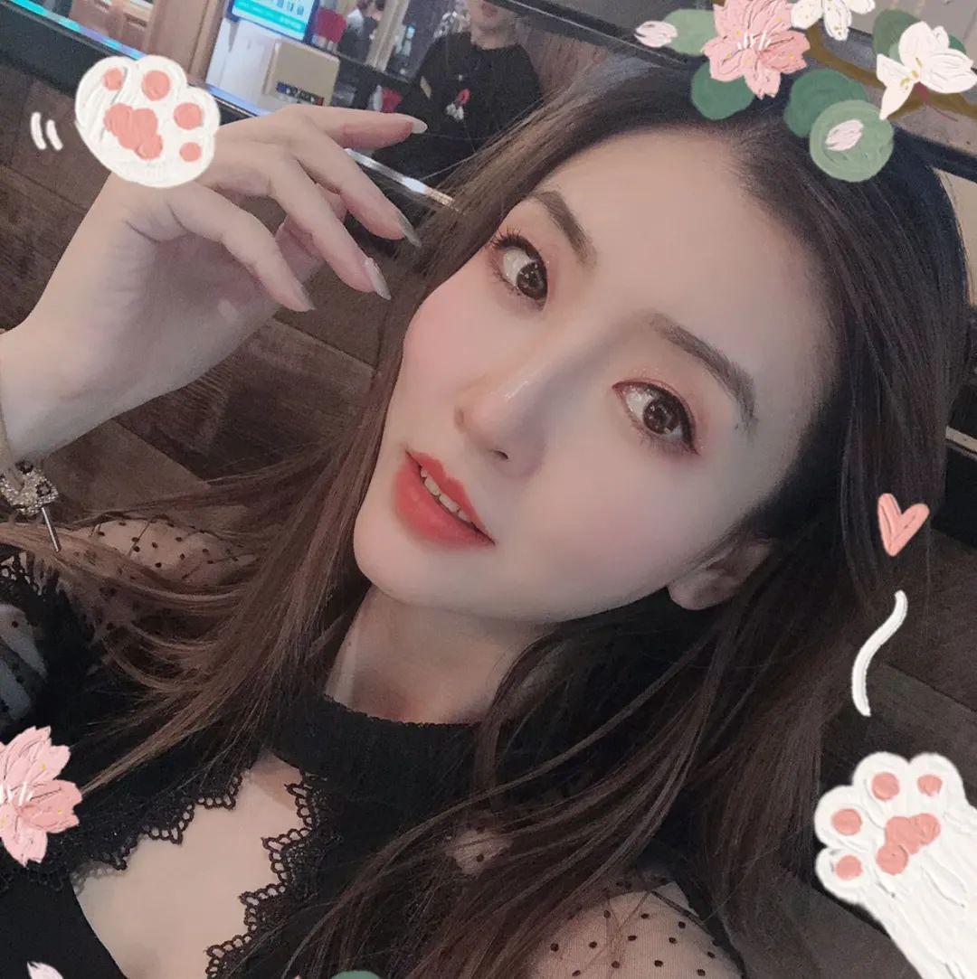 知性美女主播